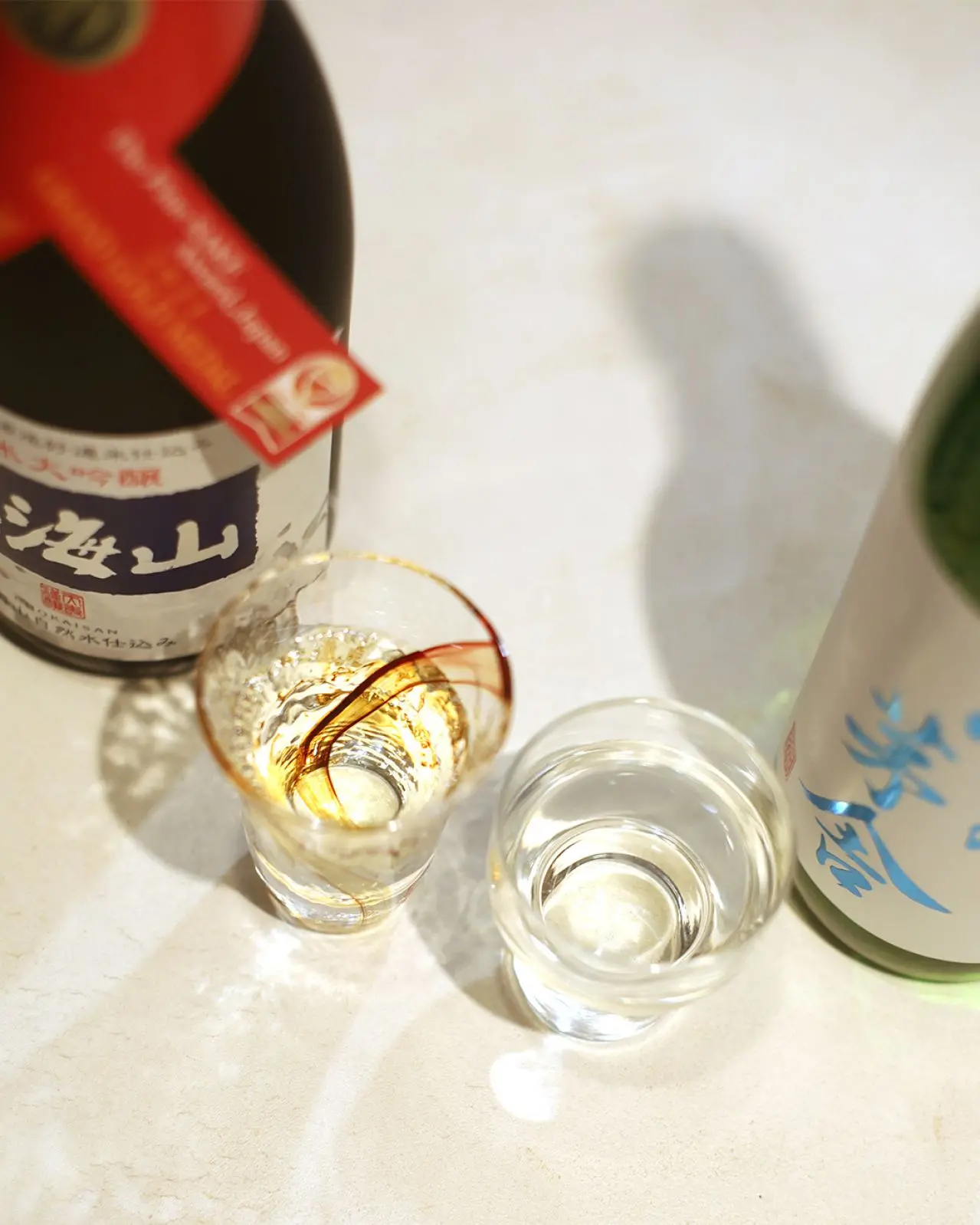 秋田県由利本荘市の天寿酒造さん『鳥海山　純米大吟醸』と齋彌酒造さんの『雪の茅舎　純米吟醸』